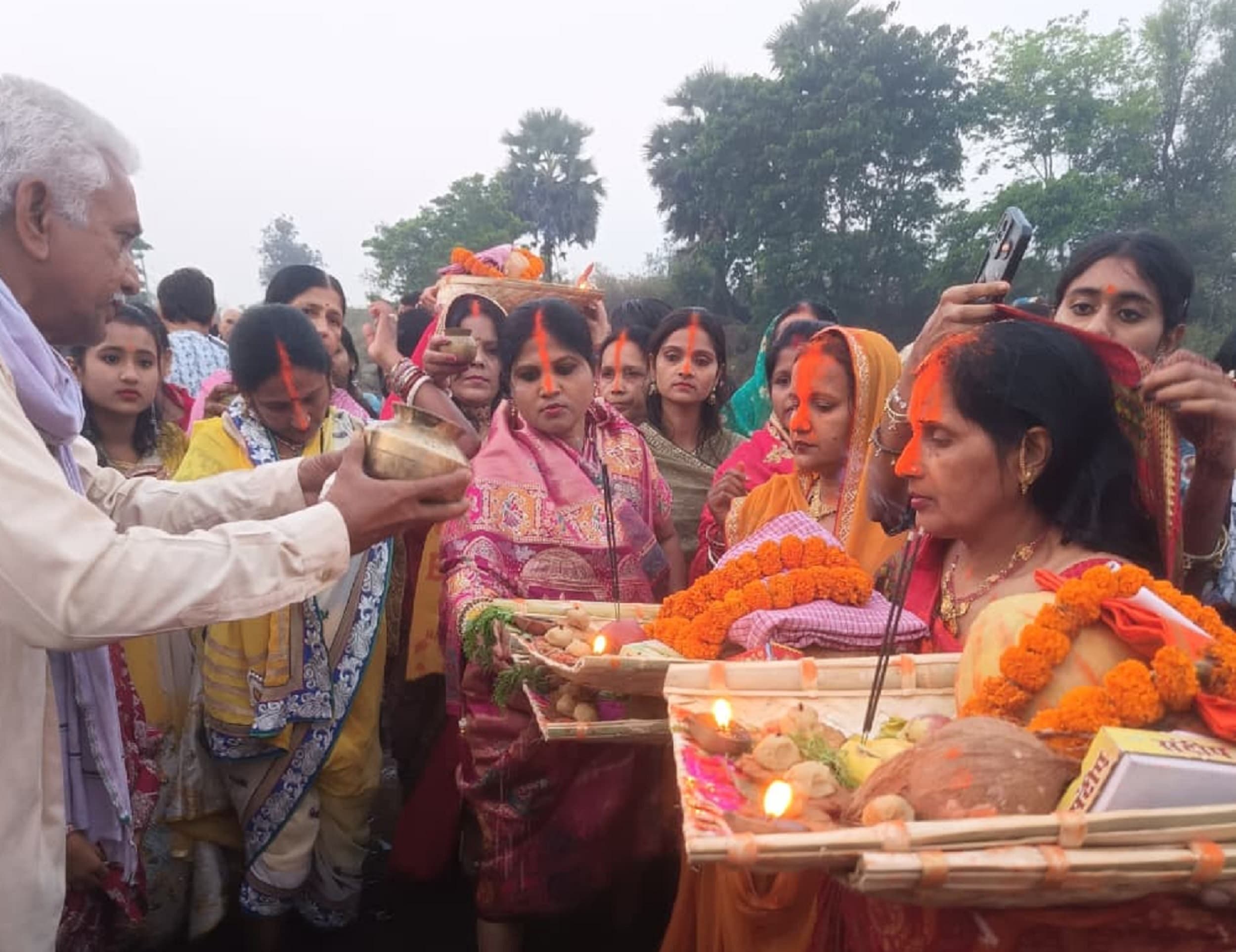 Bokaro News : उगते सूर्य को अर्घ्य के साथ चैती छठ छठ संपन्न