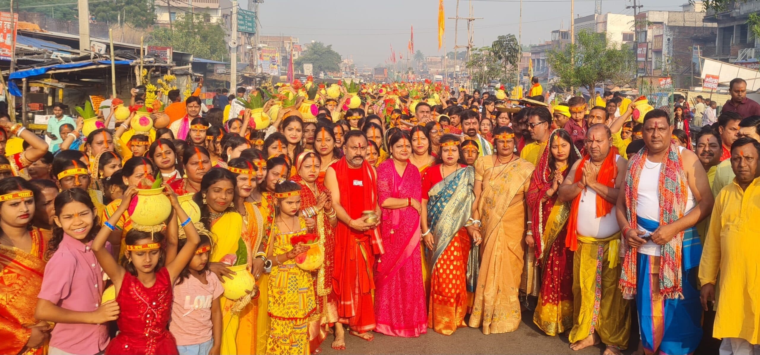 Dhanbad News: चैती दुर्गोत्सव पर निकली कलश यात्रा