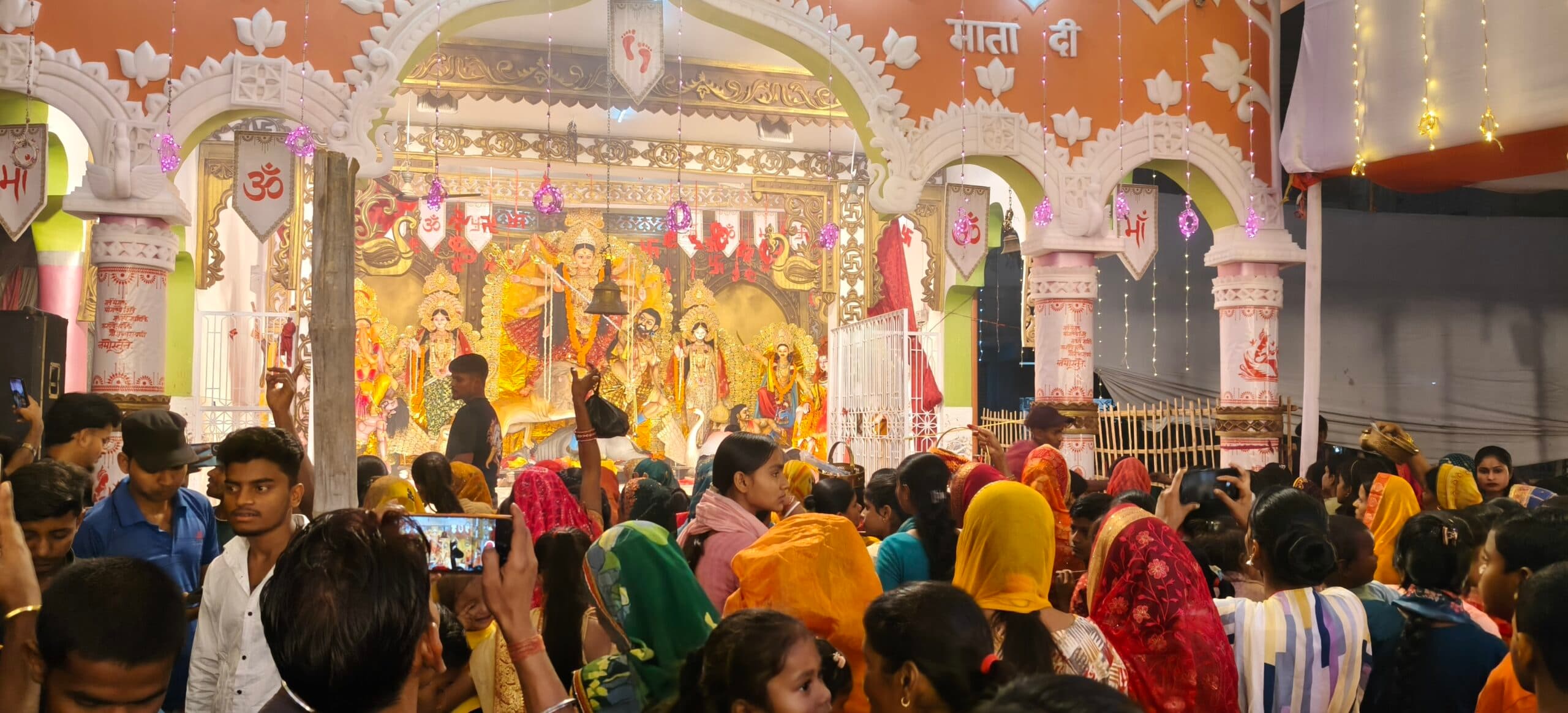 अष्टमी पूजा के अवसर पर महागौरी हुई पूजा अर्चना