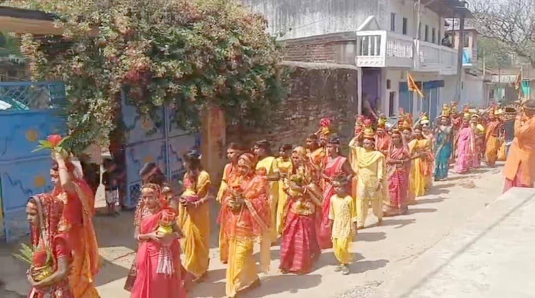 हनुमान पूजन को लेकर निकली कलश यात्रा