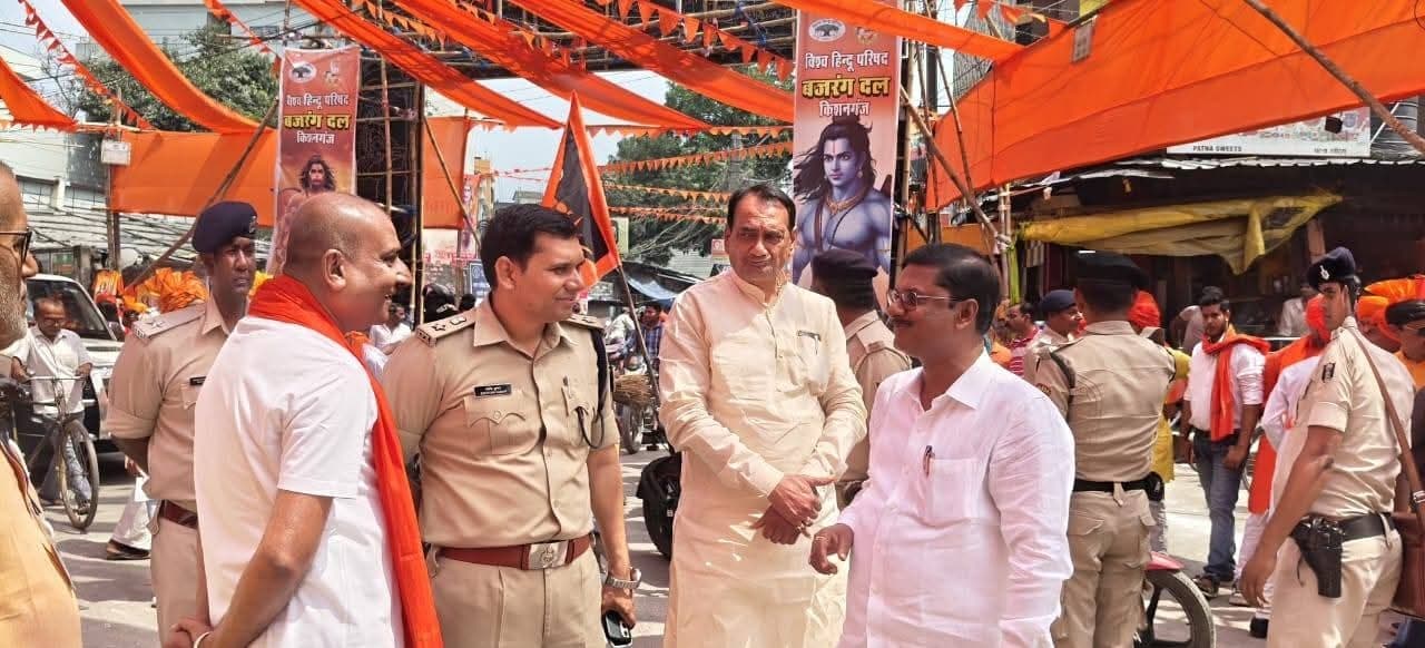 शोभा यात्रा को ले सुरक्षा के थे पुख्ता इंतजाम, 250 स्थानों पर मजिस्ट्रेट व पुलिस की तैनाती