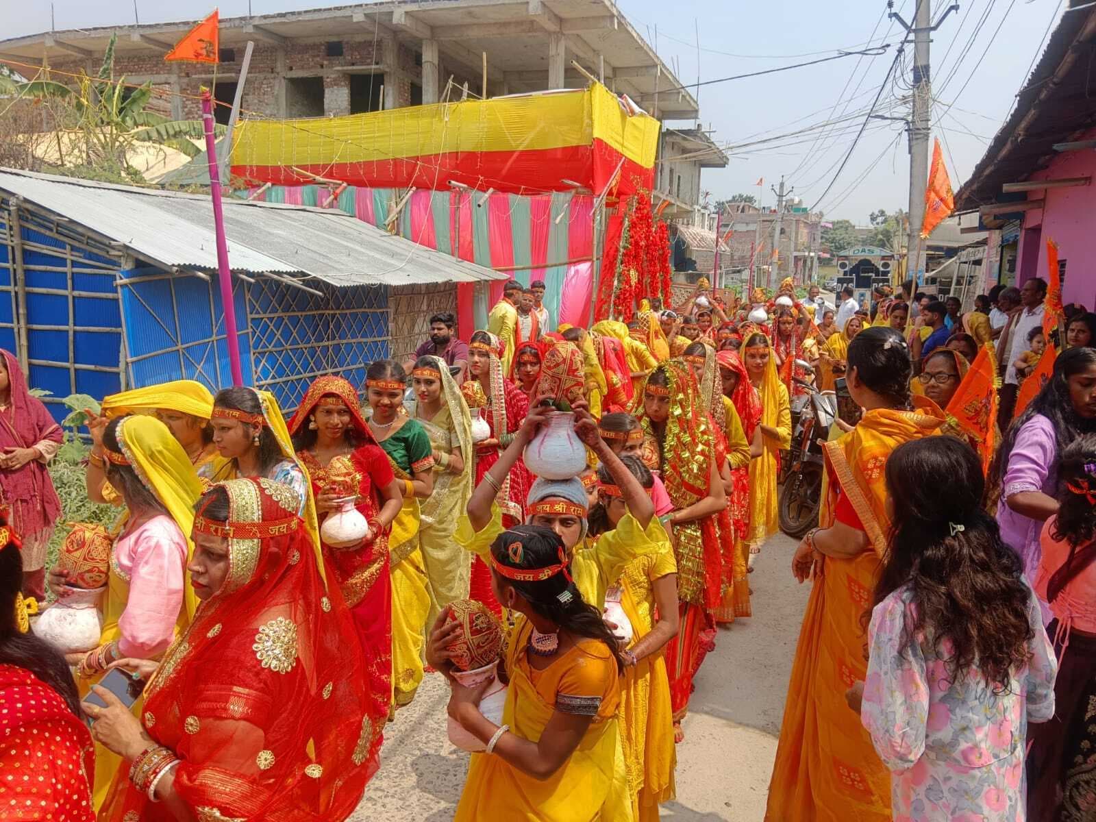 रामनवमी पर आस्था की धूम: 151 महिलाओं ने निकाली भव्य कलश यात्रा, गूंजा हनुमान नगर