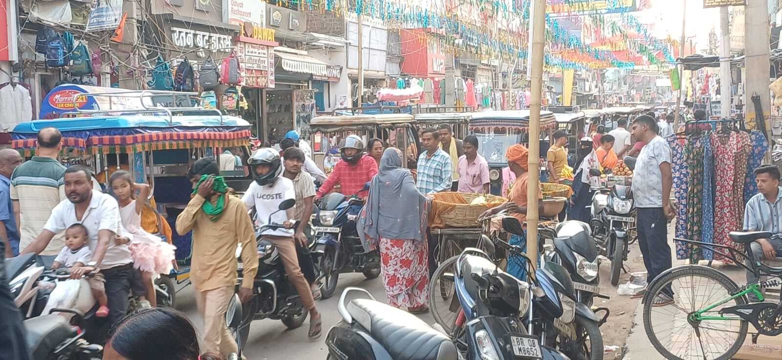 अतिक्रमण व जाम से जुझ रहा मुंगेर शहर, अनदेखा कर रहे जिम्मेदार