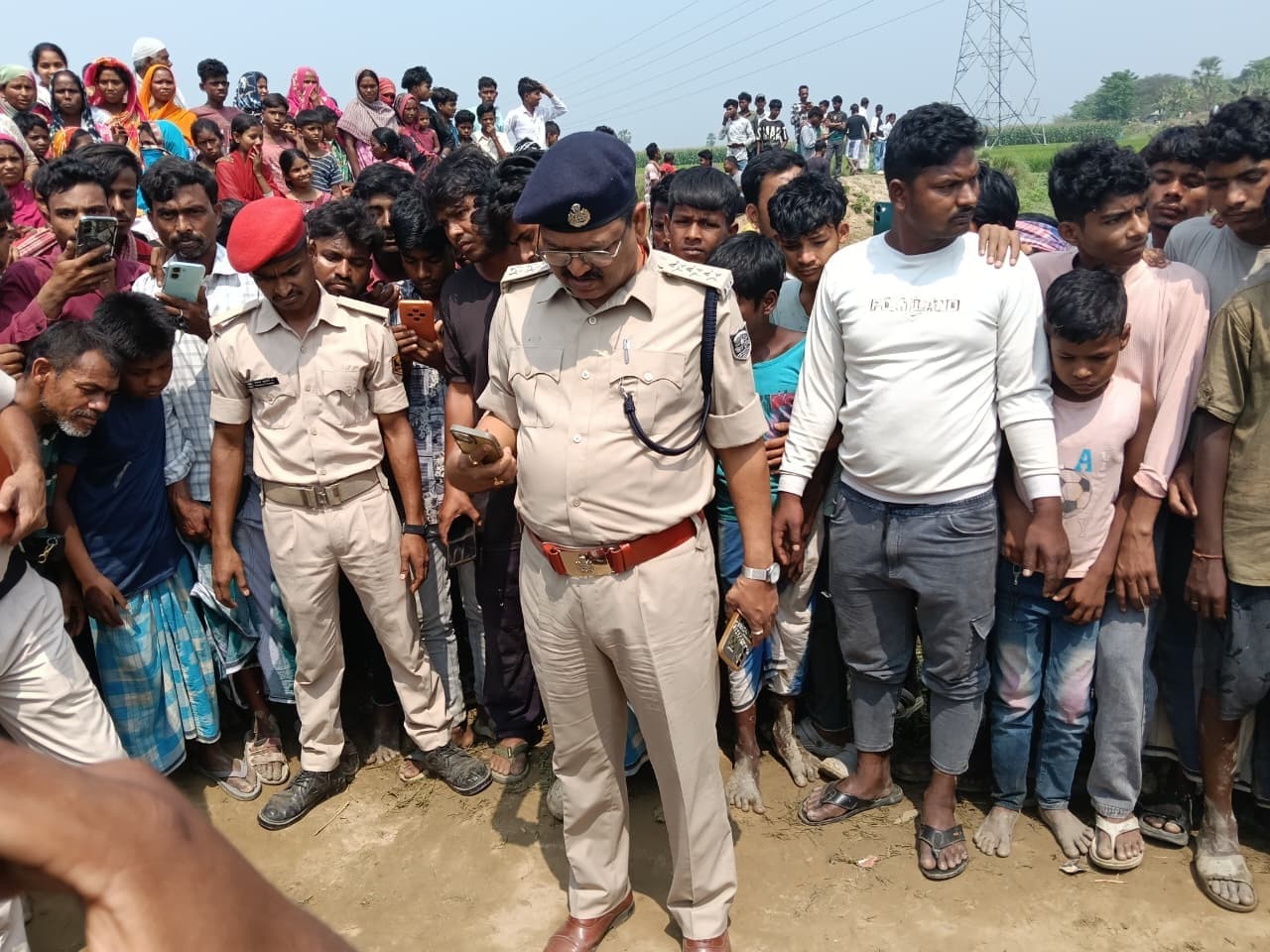 वार्ड सदस्य के देवर की गर्दन रेत कर हत्या, शव तालाब से बरामद