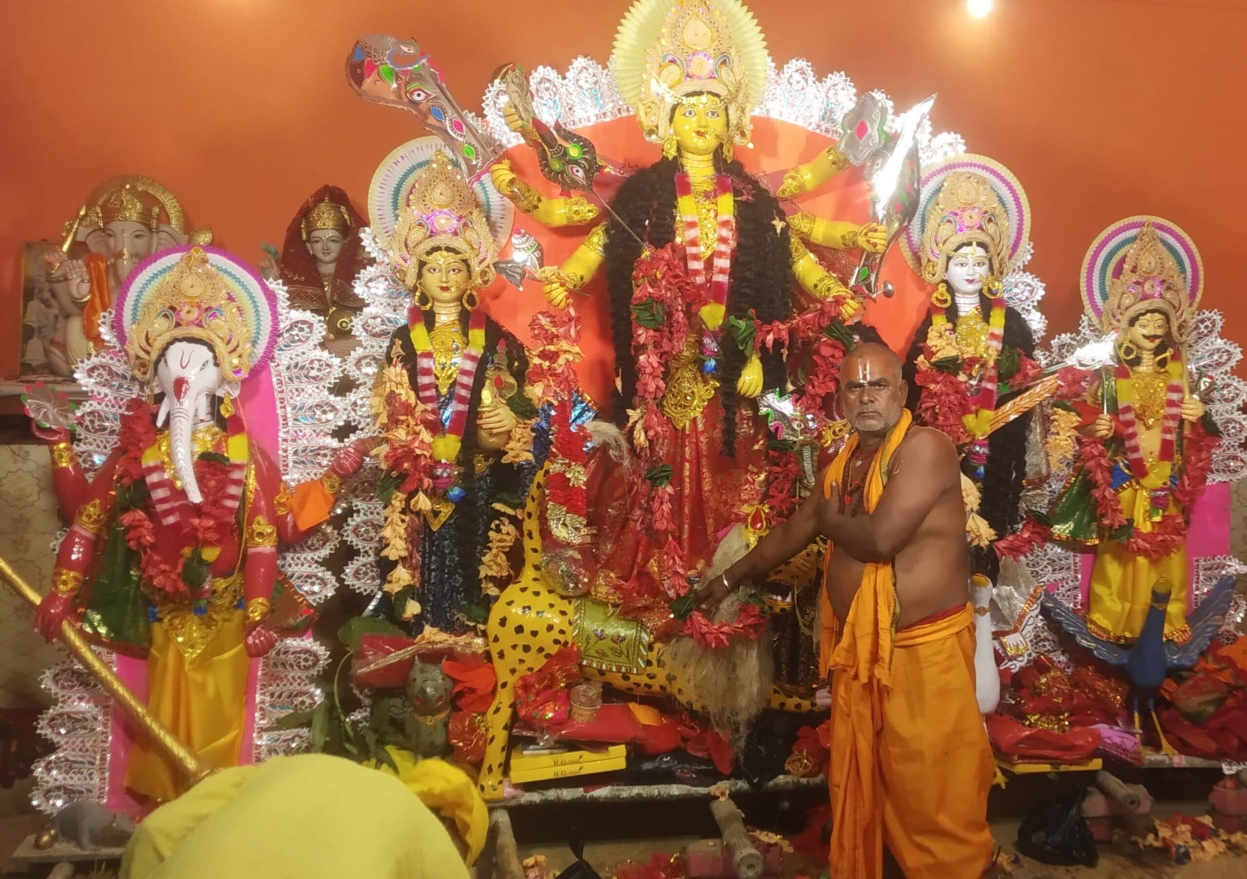 हरिराही व बेलापेमू मां दुर्गा मंदिर पर उत्सव जैसा माहौल