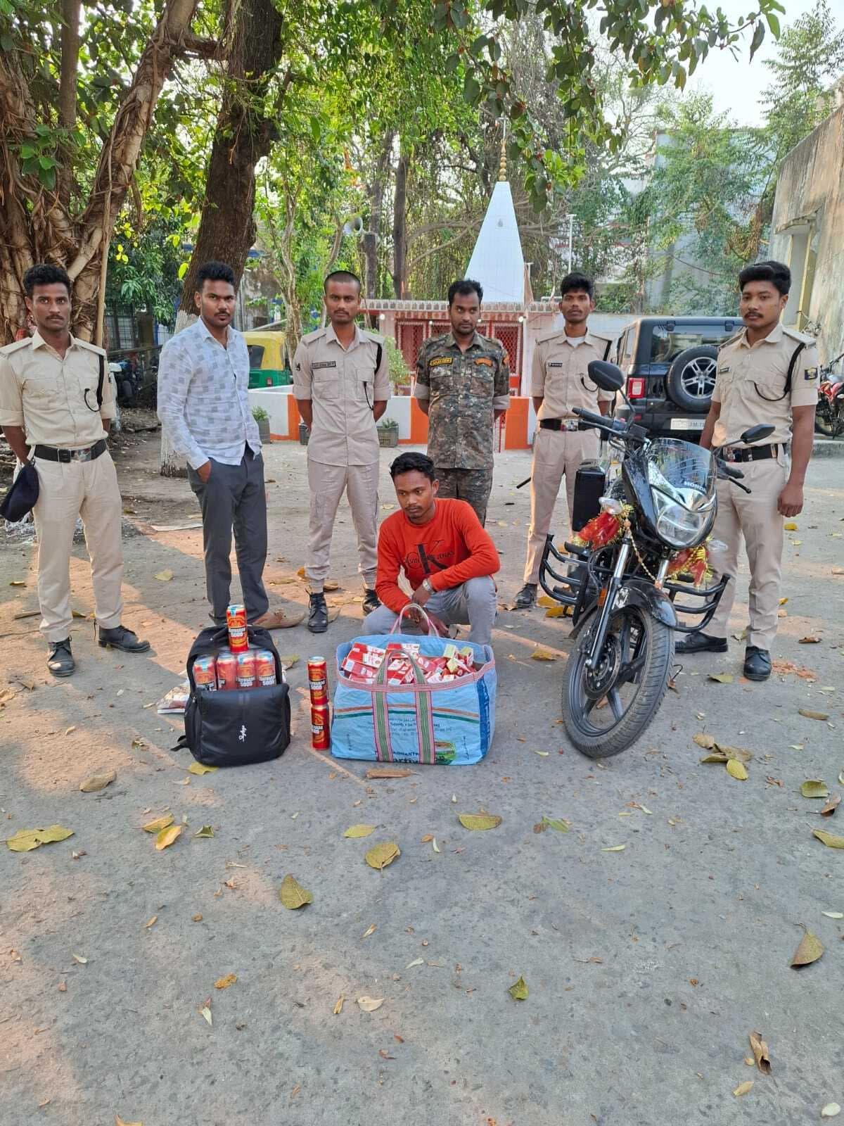 35.700 लीटर विदेशी शराब बरामद, एक युवक गिरफ्तार