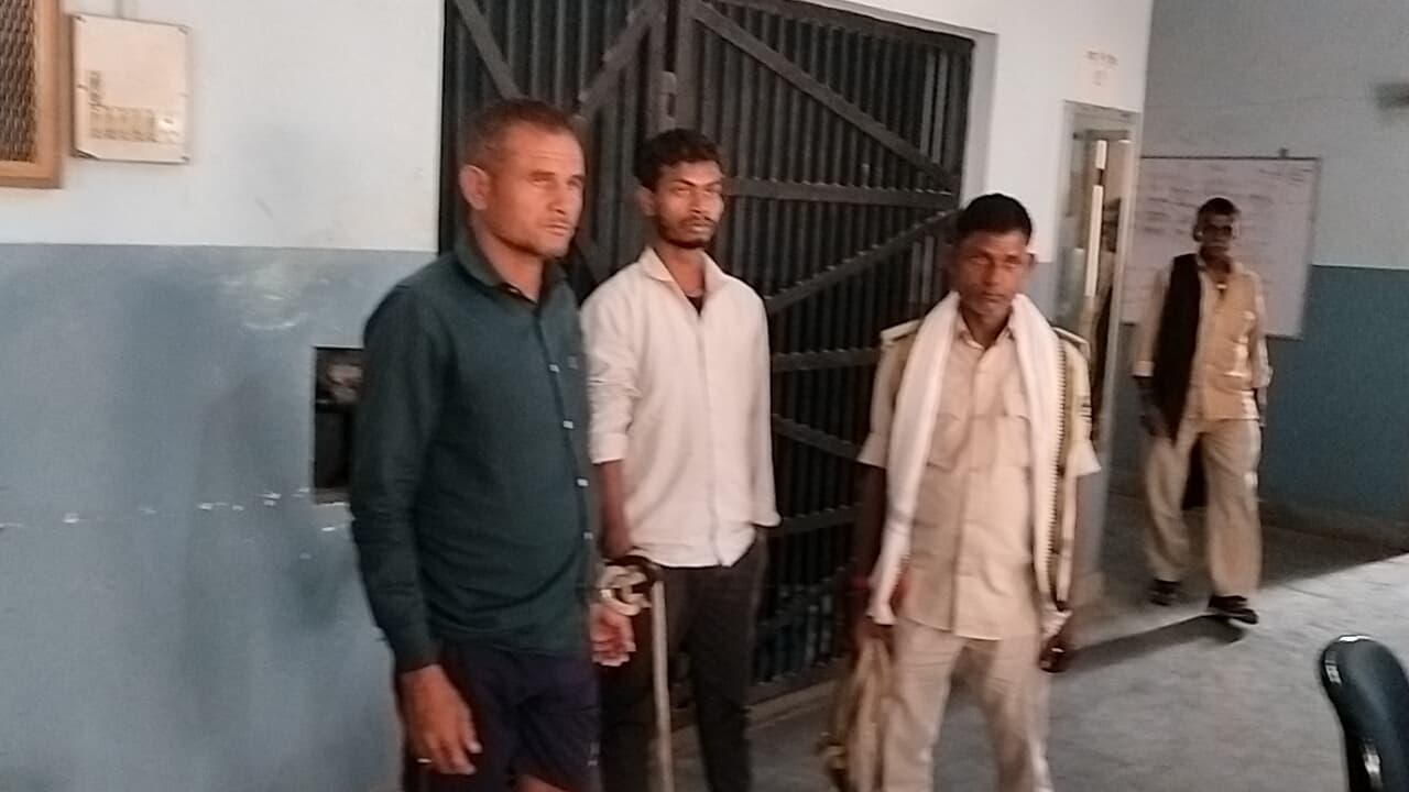 दो अभियुक्तों को पुलिस ने किया गिरफ्तार