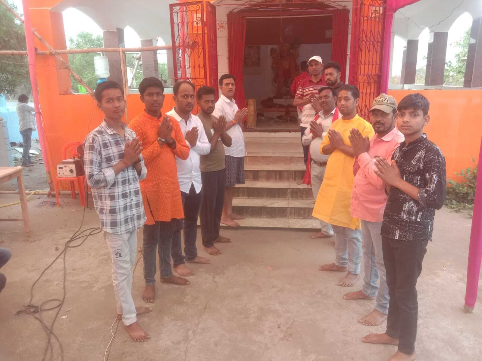 मारगोमुंडा : युवकों ने लाठी डंडे से दिखाये हैरत अंगेज करतब