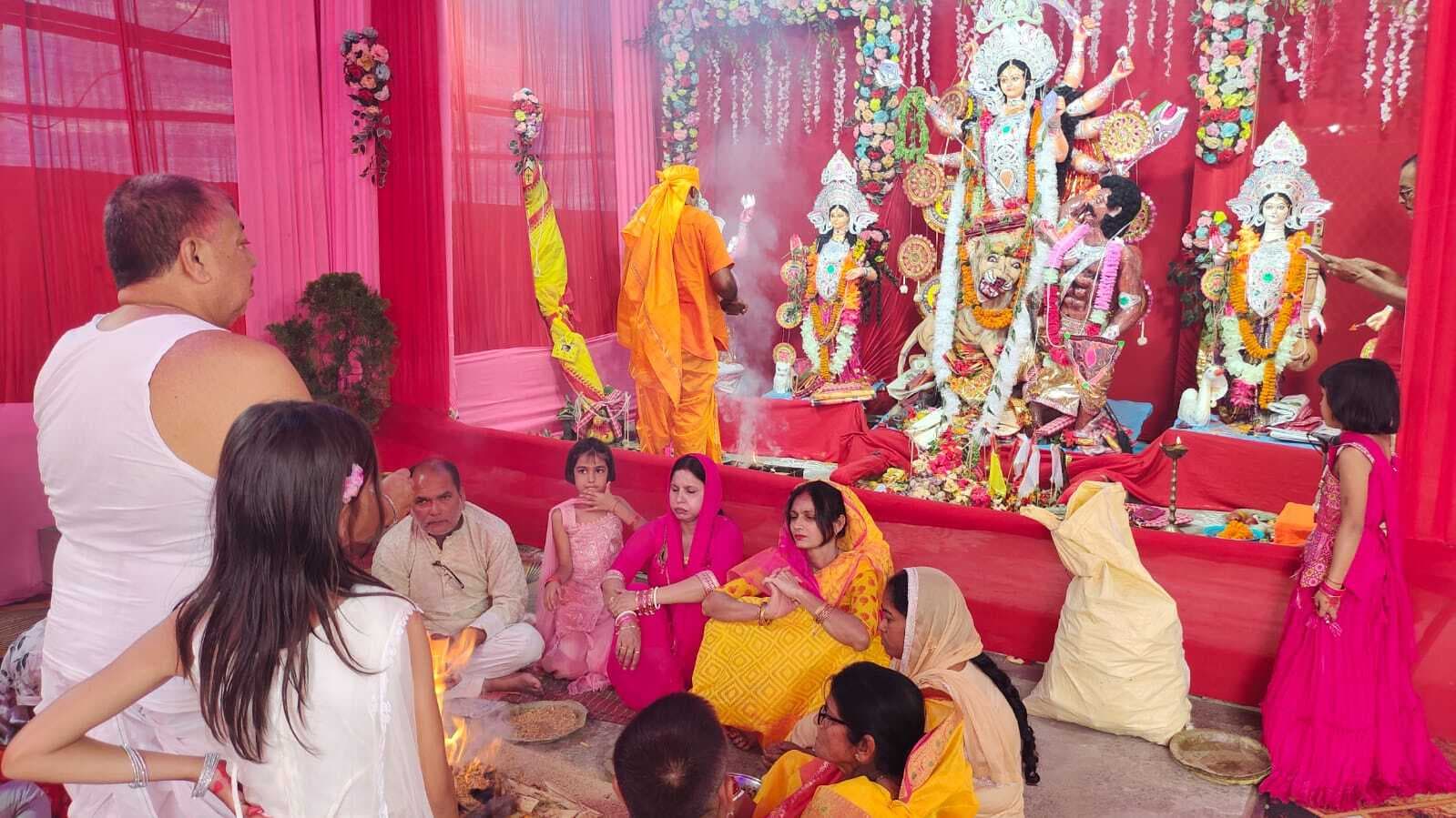 Giridih News :महानवमी पर कन्या पूजन व हवन का आयोजन