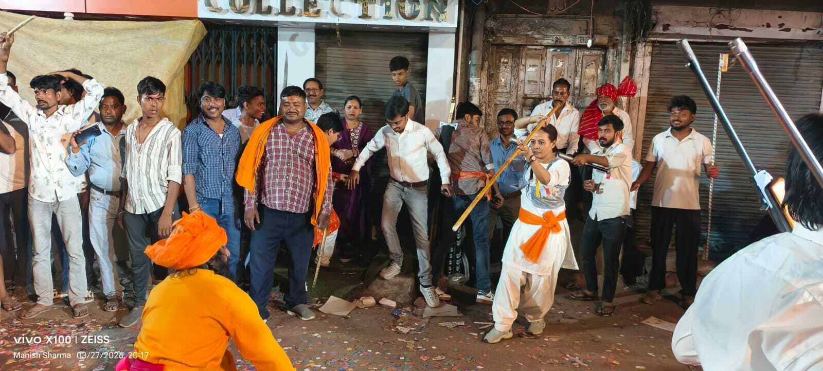 Dhanbad News: भक्ति, परंपरा व शक्ति के रंग में रंगा शहर