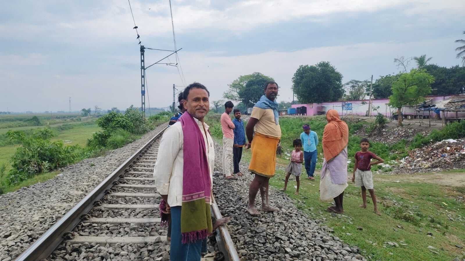 अलग-अलग जगहों पर ट्रेन से कटकर महिला व युवक की मौत, अधेड़ इलाजरत