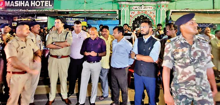 Jamshedpur News : जुलूस के दौरान चुस्त रही सुरक्षा व्यवस्था, एसटीएफ डीआइजी, एसएसपी व सिटी एसपी खुद कर रहे थे मॉनिटरिंग