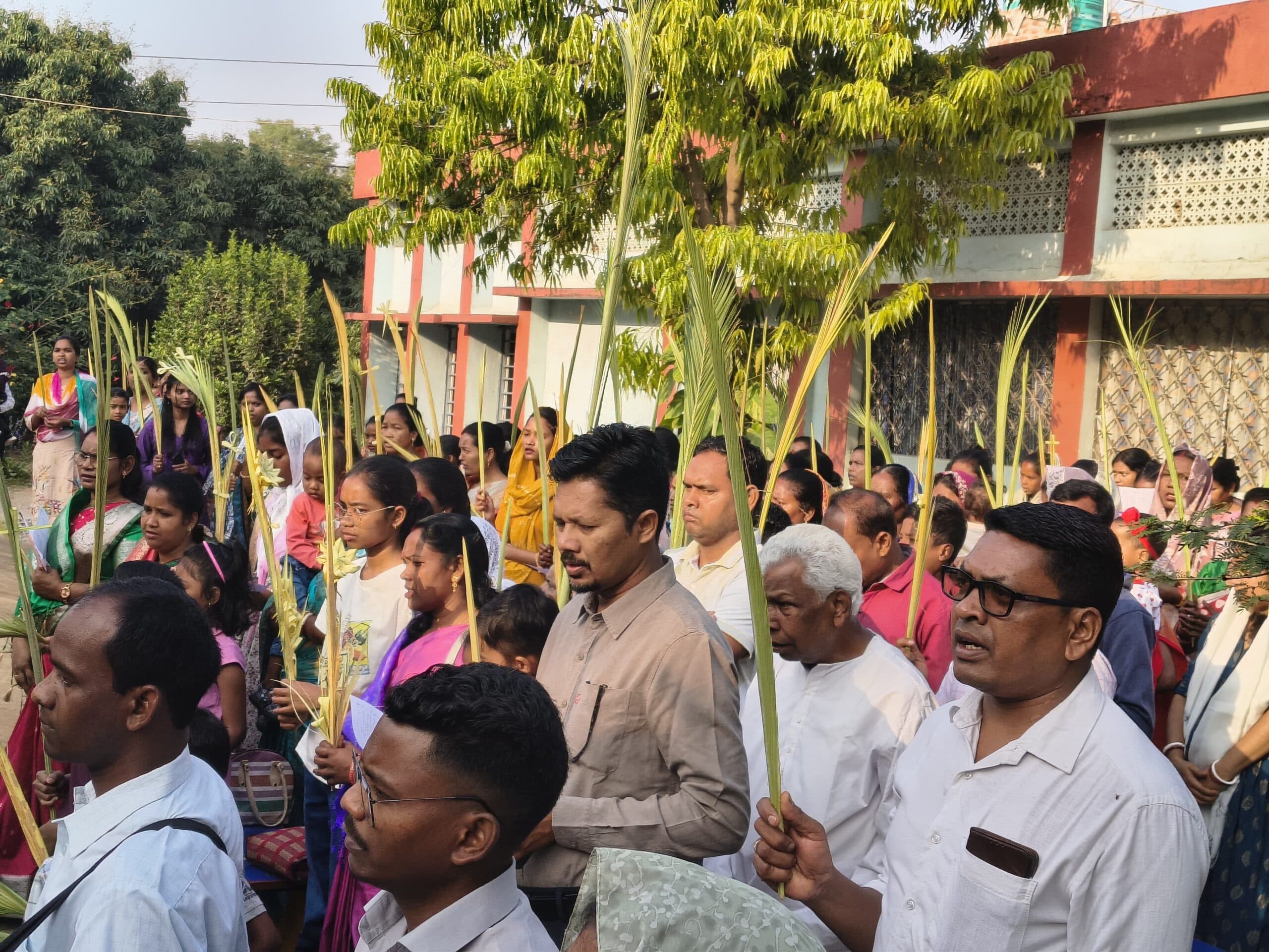 कैथोलिक चर्च बुंडू में मनाया गया पाम संडे