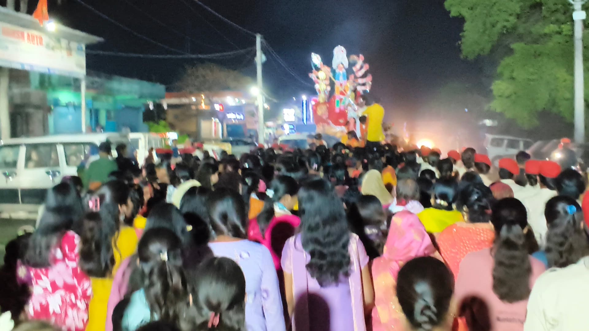 प्रतिमाओं का हुआ विसर्जन, निकाला गया भव्य जुलूस