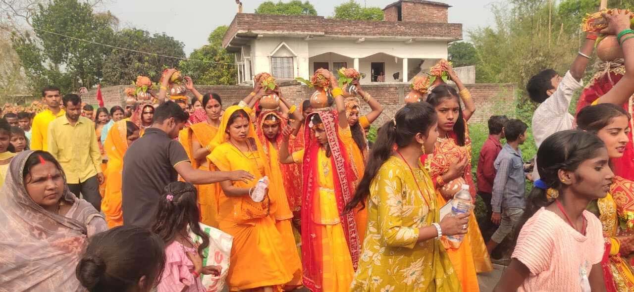 श्रीश्री 108 ठाकुर जी का 63वां अधिवेशन को लेकर कलश शोभा यात्रा