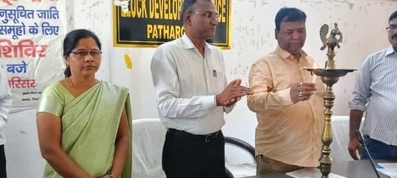 न्यायिक अधिकारियों ने छोटे बच्चों के अन्नप्राशन और गोद भराई की रस्म में लिया भाग