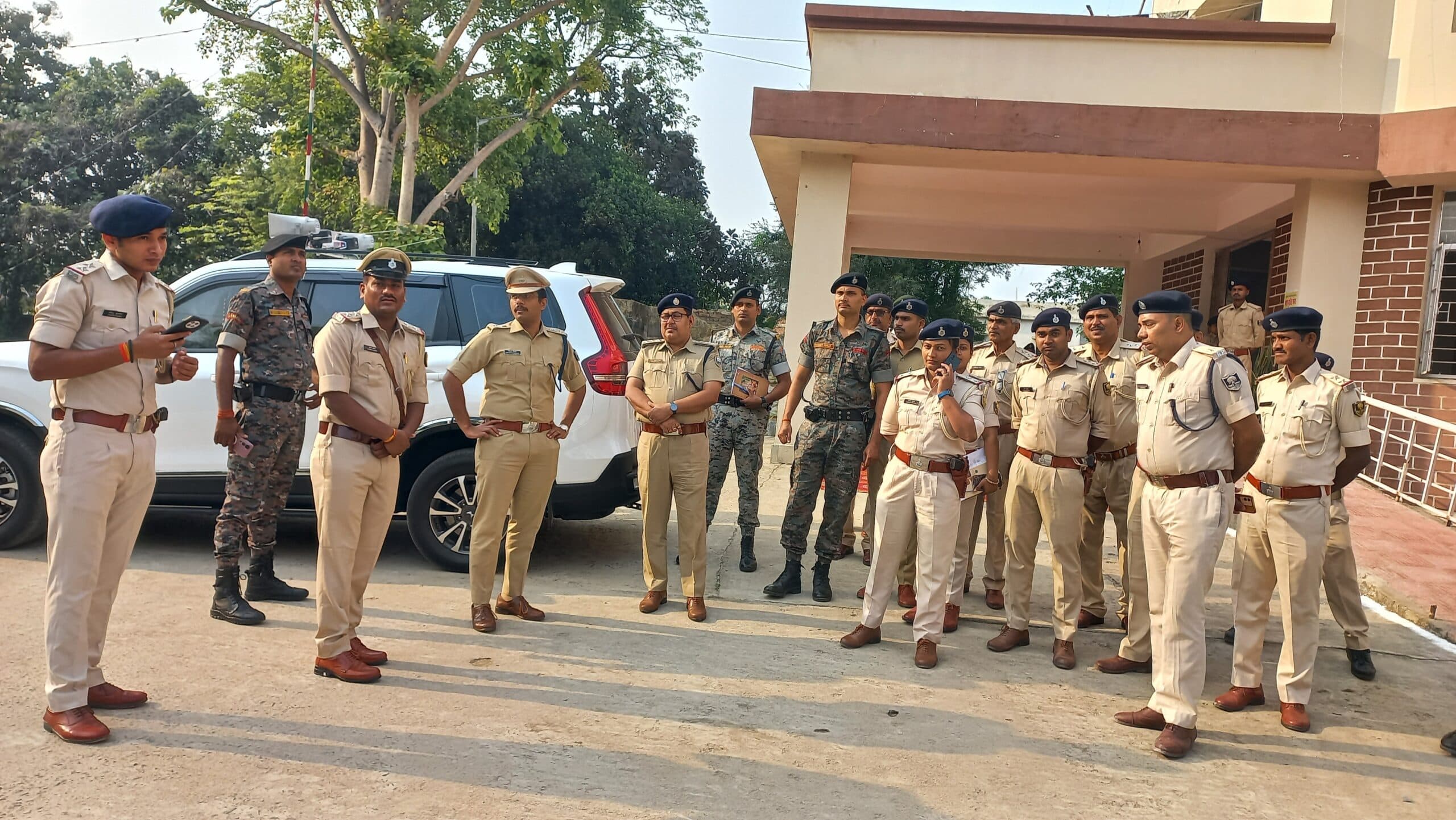 एसपी ने बरारी थाना का किया निरीक्षण, दिये निर्देश