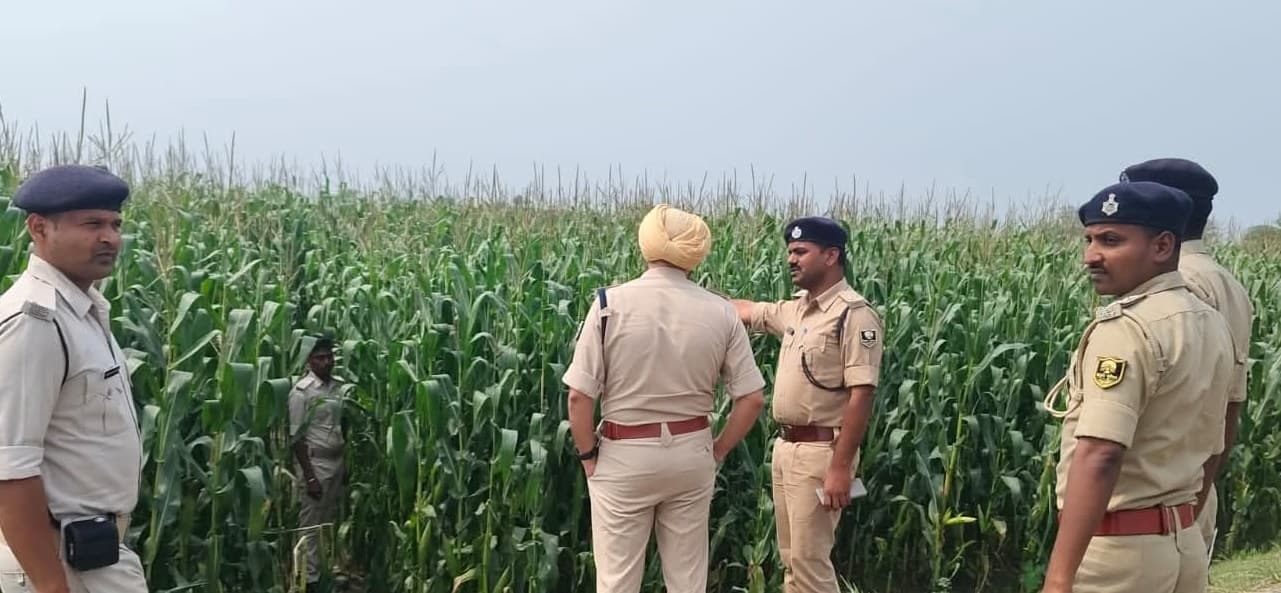 शहजादपुर हत्याकांड- एसपी ने लिया घटनास्थल का जायजा