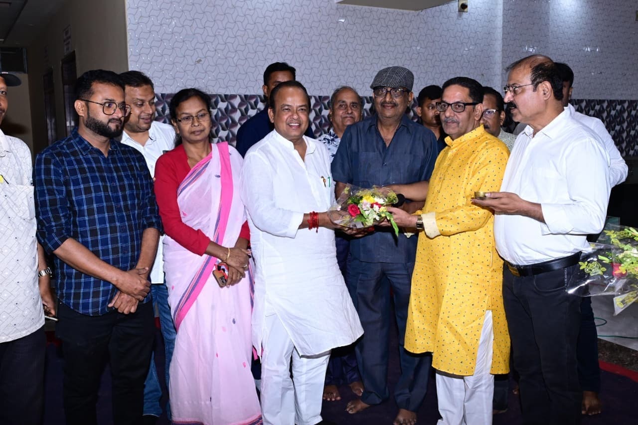 मंत्री ने मिहिजाम में भगवान महावीर को किया नमन