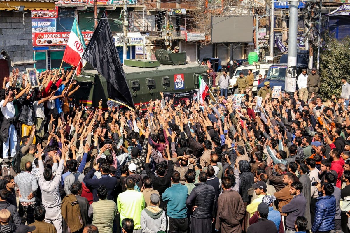 खामेनेई की मौत पर उबल रहा कश्मीर, 7 मार्च तक स्कूल-कॉलेज बंद