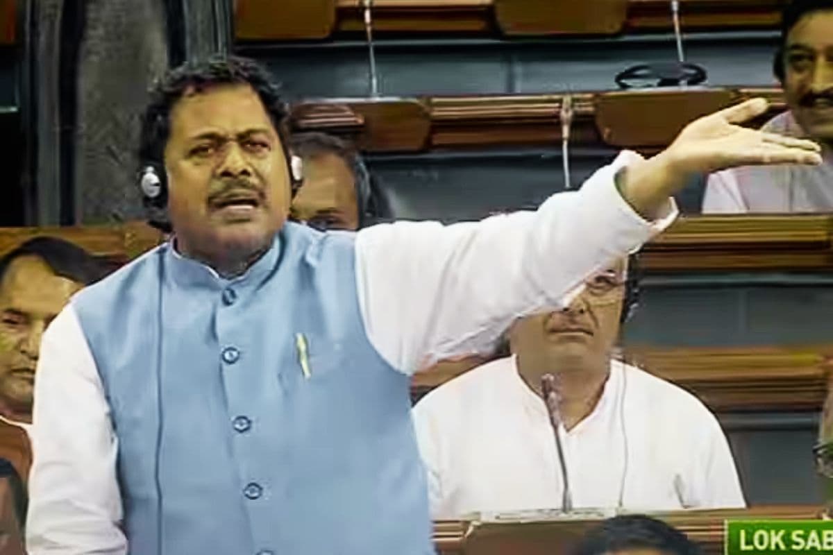 JDU सांसद गिरधारी यादव के खिलाफ उतरे अपने ही पार्टी के नेता, कर दी अयोग्य ठहराने की मांग