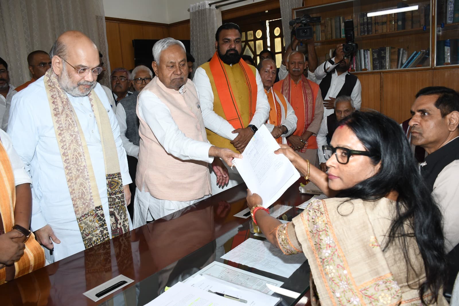 बिहार में नीतीश युग का अंत: राजनीति का ‘द्वि-युग’ समाप्त, राज्यसभा जाने से कदम से लगा विराम