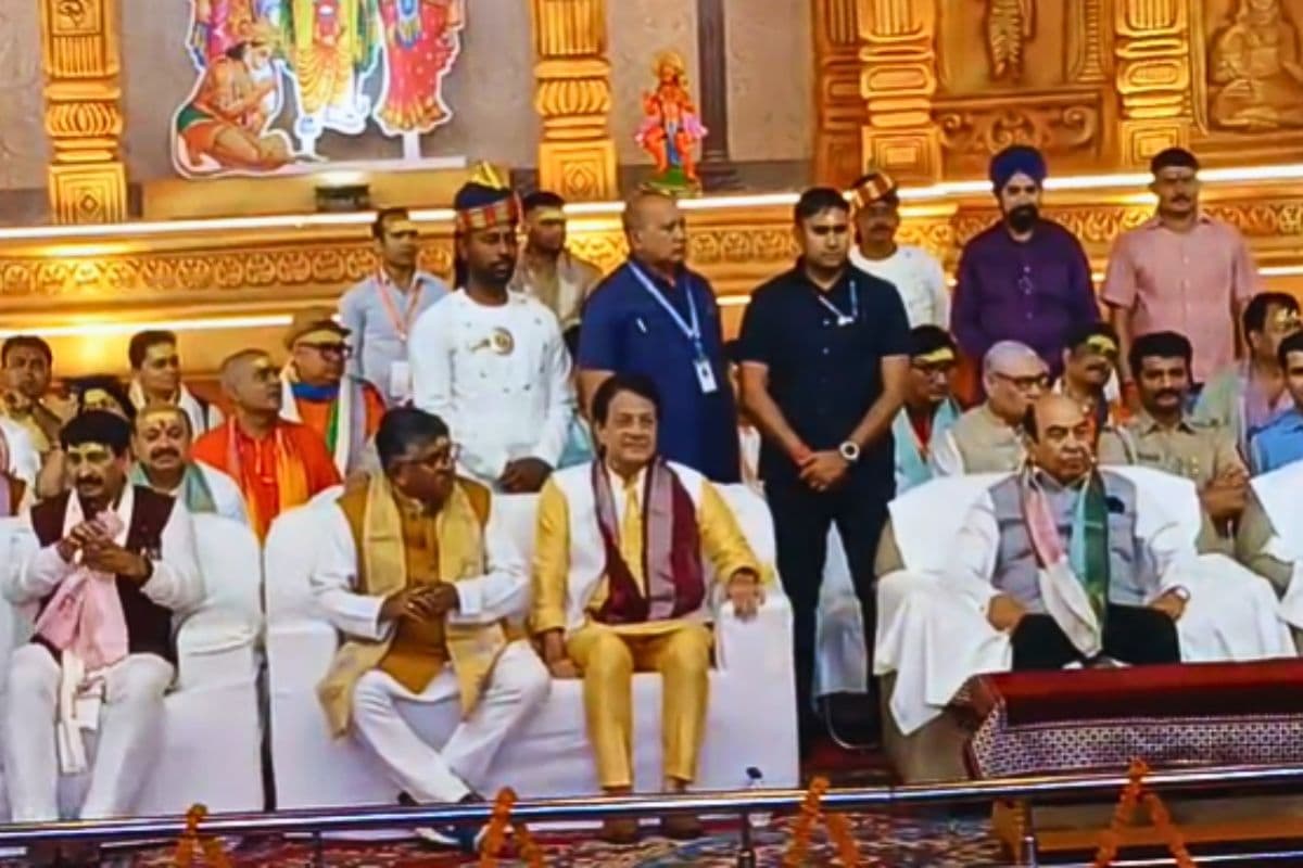 रामनवमी पर राममय हुआ बिहार: रंग-बिरंगी झांकियों ने मोहा मन, विनोद तावड़े संग डाकबंगला पहुंचे संजीव चौरसिया