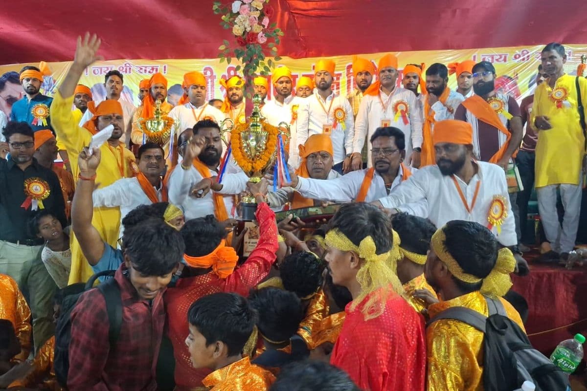 रांची के पिठोरिया में अस्त्र-शस्त्र चालन प्रतियोगिता का आयोजन, चुटिया ने मारी बाजी