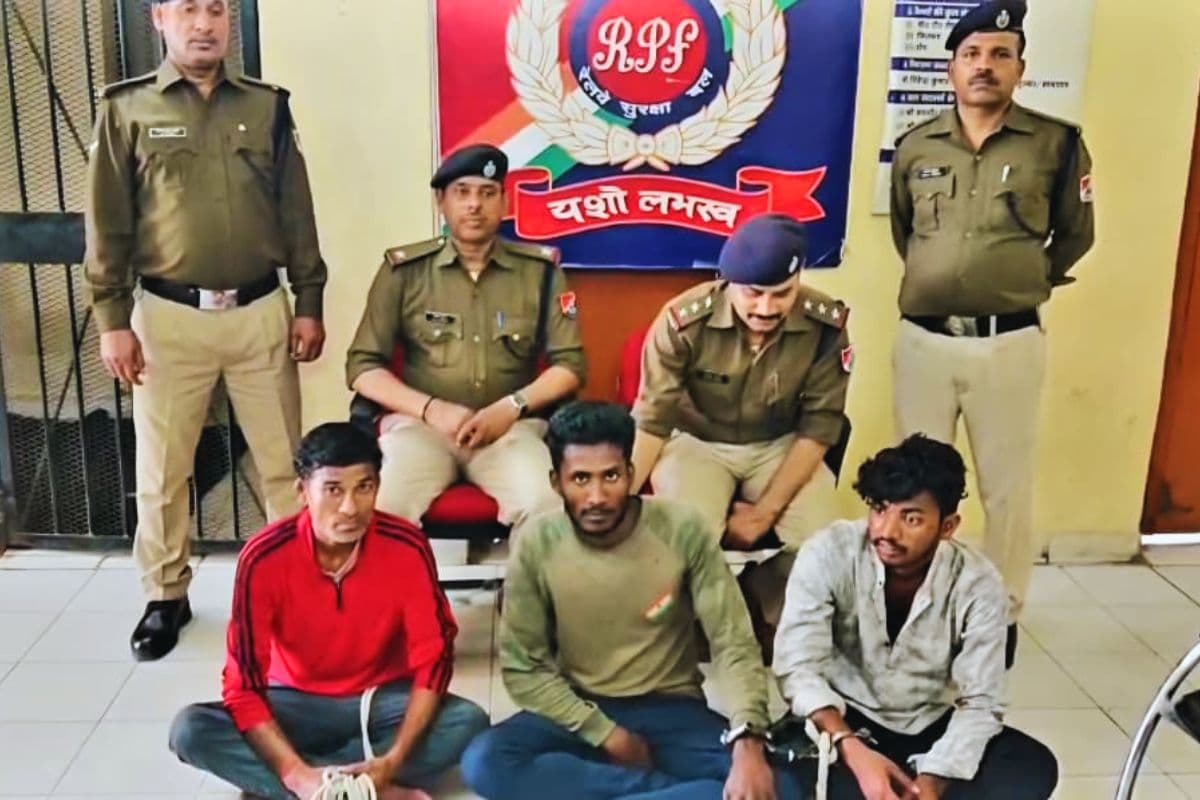 बिहार में चोरी हुआ रेलवे ब्रिज दो महीने बाद बरामद, तालाब में छिपाकर रखा था, पुलिस ने तीन को दबोचा