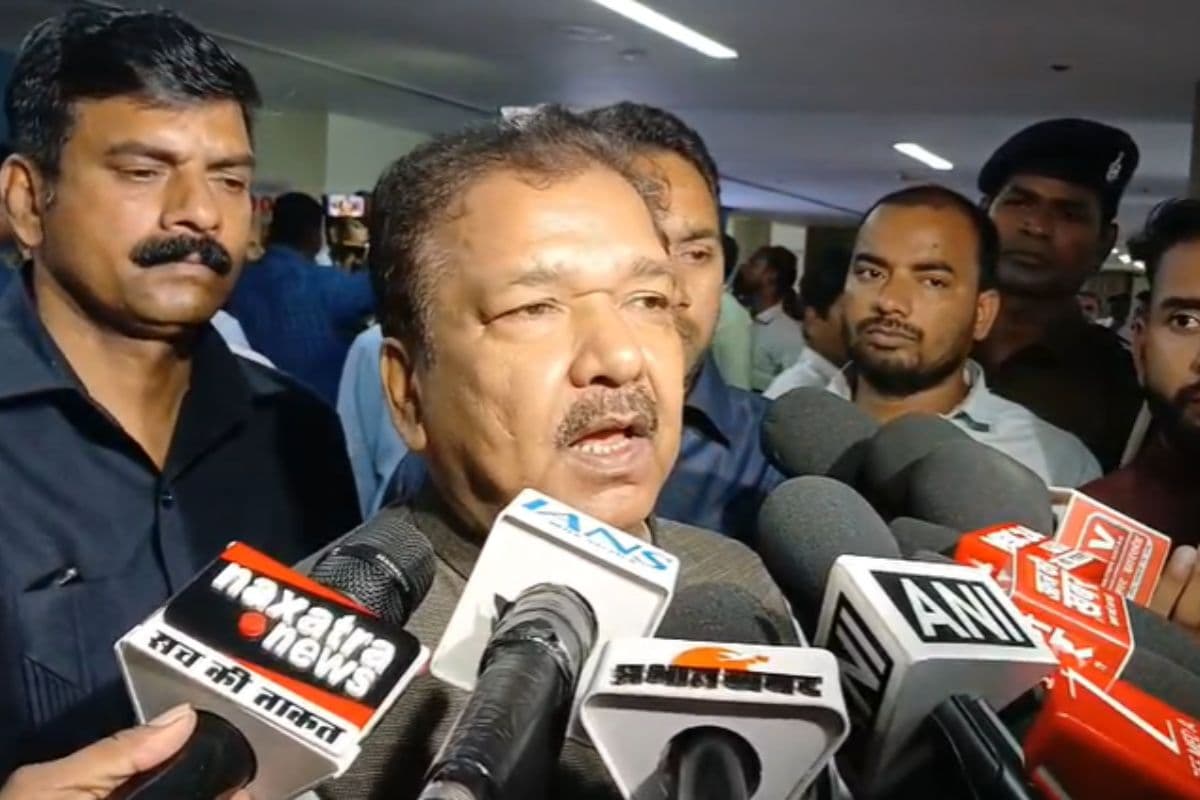 बिहार में खुलेंगी बंद पड़ी चीनी मिलें, उद्योग मंत्री दिलीप जायसवाल ने किया ऐलान