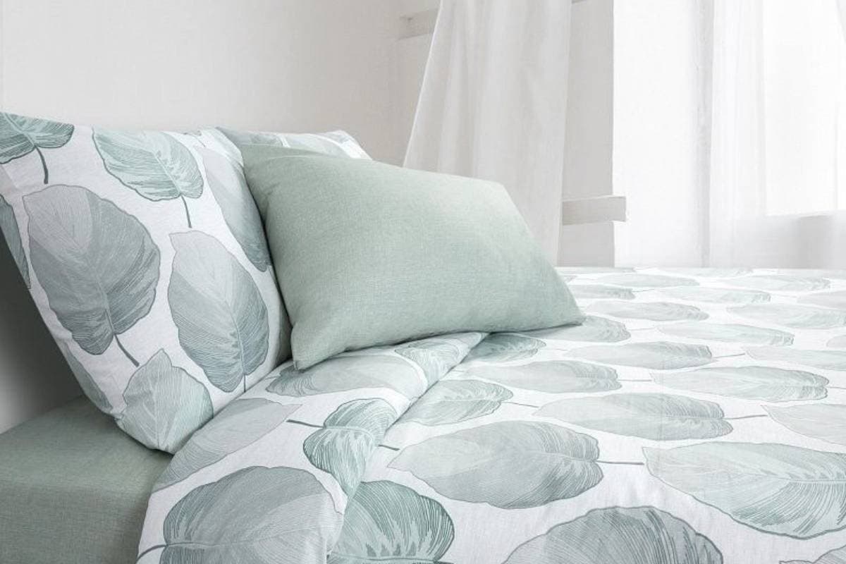 गर्मी में चैन से सोना है तो बदल लें बेडशीट, ये फैब्रिक देंगे कूल फीलिंग