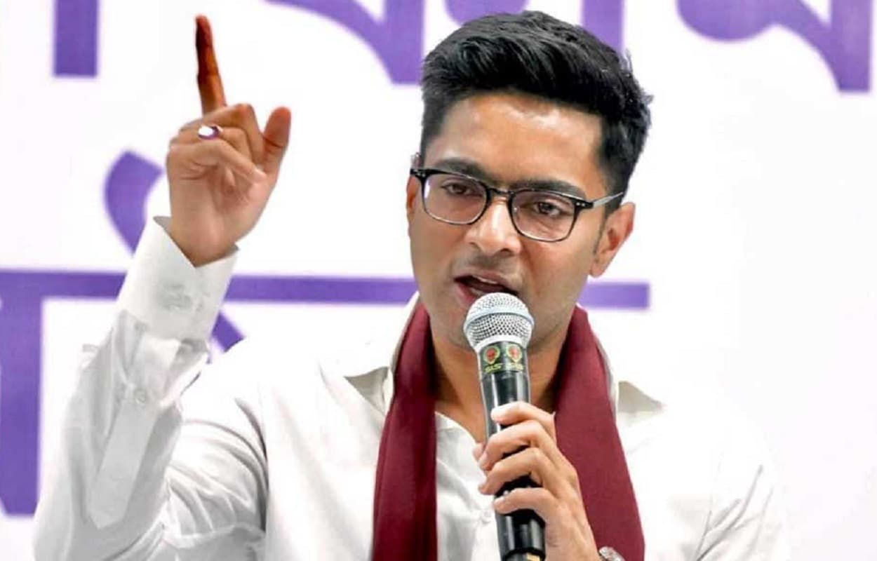 बंगाल में चुनाव आयोग भाजपा का ‘ट्रंप कार्ड’, तृणमूल नेता अभिषेक बनर्जी का सीधा आरोप