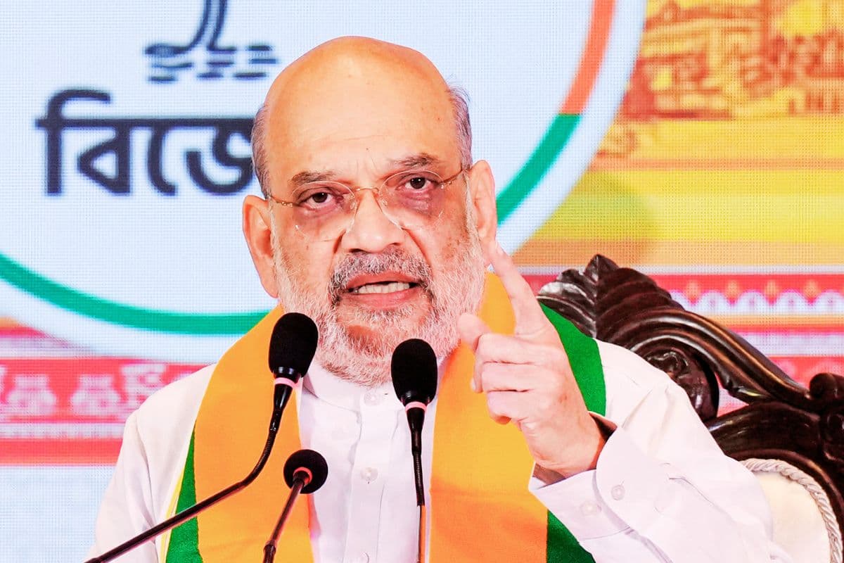 अमित शाह ने जारी किया बीजेपी का संकल्प पत्र, बंगाल के सीएम पर किया बड़ा ऐलान, कहा- 6 महीने में लागू करेंगे UCC