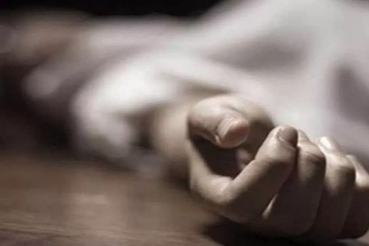 बगहा: फंदे से लटका मिला युवक का शव, तीन बच्चे हुए अनाथ
