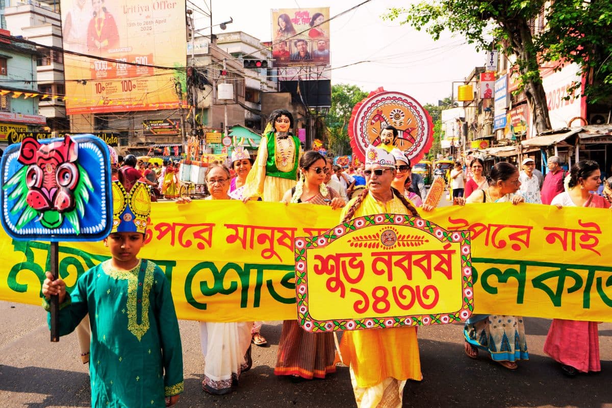 बंगाल में पूर्वी पाकिस्तान जैसा माहौल, नववर्ष जुलूस पर रोक से भड़का बांग्ला पोक्खो