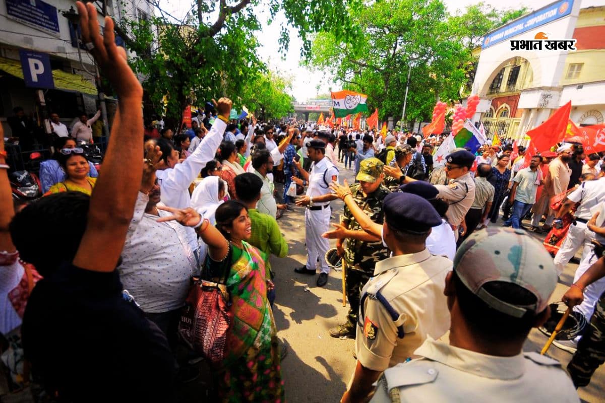 हावड़ा में डीएम कार्यालय के सामने TMC-CPM कार्यकर्ता भिड़े, सुरक्षा बलों ने संभाला मोर्चा