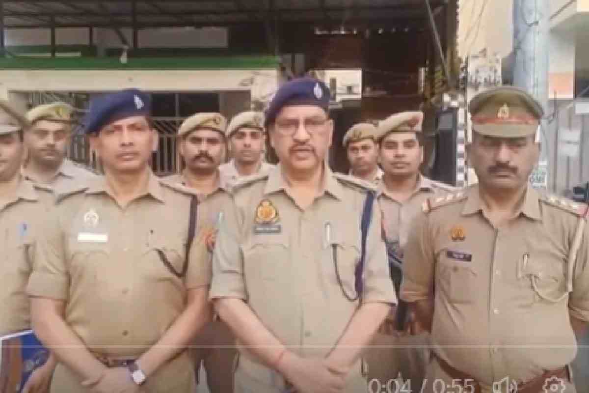 कानपुर में जुड़वां बेटियों की हत्या, मां ने कहा- मैं सोती रही मेरे पति ने सब खत्म कर दिया