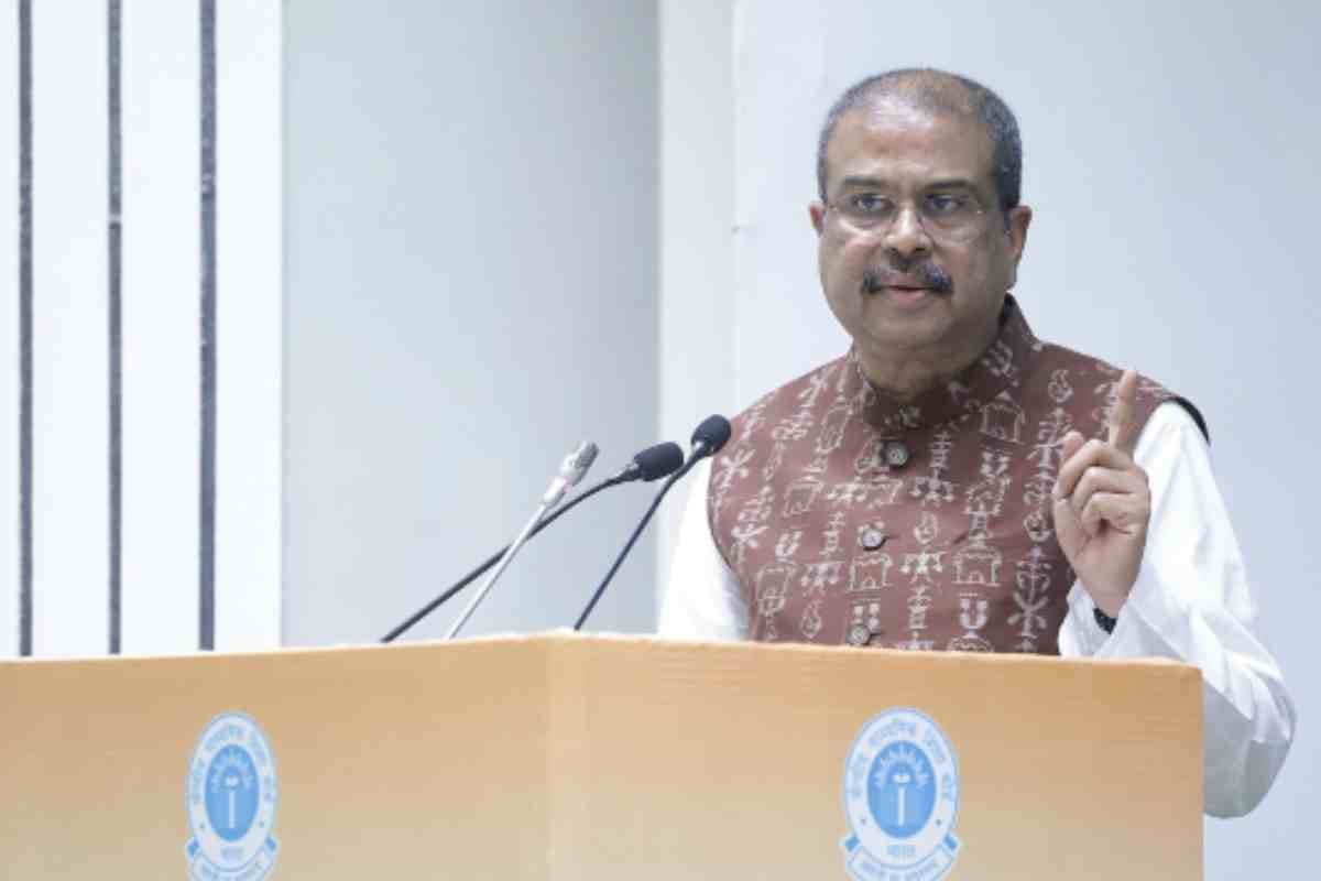 स्टालिन के ‘हिंदी थोपने’ वाले बयान का धर्मेंद्र प्रधान ने दिया जवाब