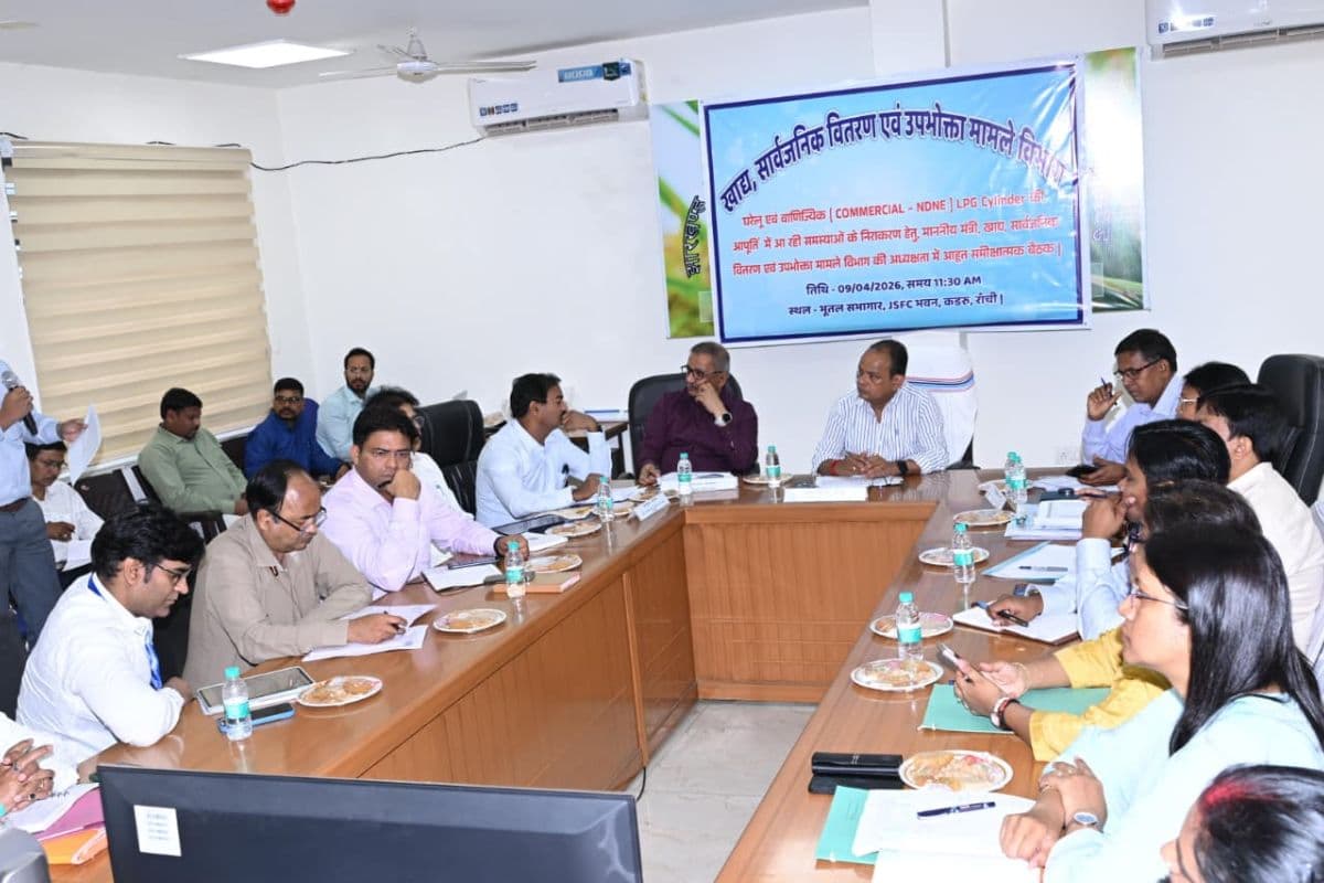 झारखंड में गैस किल्लत पर मंत्री इरफान अंसारी हुए लाल, अधिकारियों को 10 दिन का अल्टीमेटम