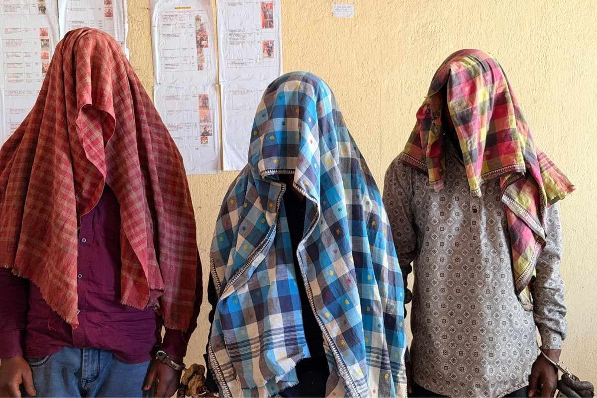 पश्चिमी सिंहभूम के नोवामुंडी में 6 चोरी के मोबाइल बरामद, तीन आरोपी गिरफ्तार