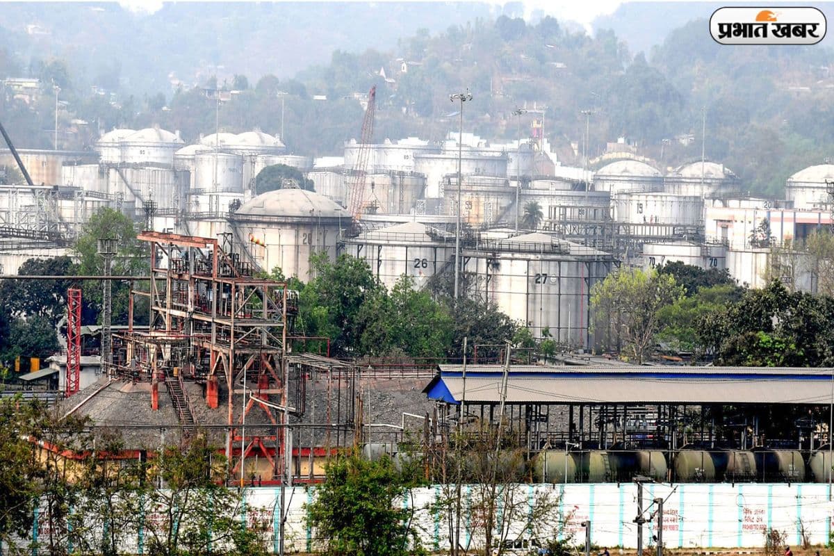 स्ट्रेट ऑफ हॉर्मुज का संकट, क्या सुलझेगा विवाद या और बढ़ेगी तेल की कीमतें?