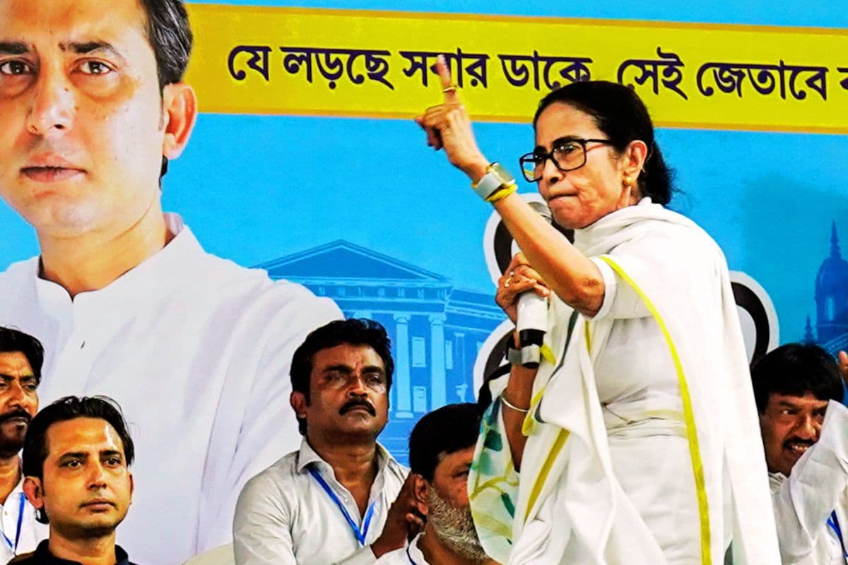 ममता बनर्जी का चुनाव आयोग पर हमला- मेरी सारी शक्तियां छीन ली, मालदा कांड राष्ट्रपति शासन की साजिश