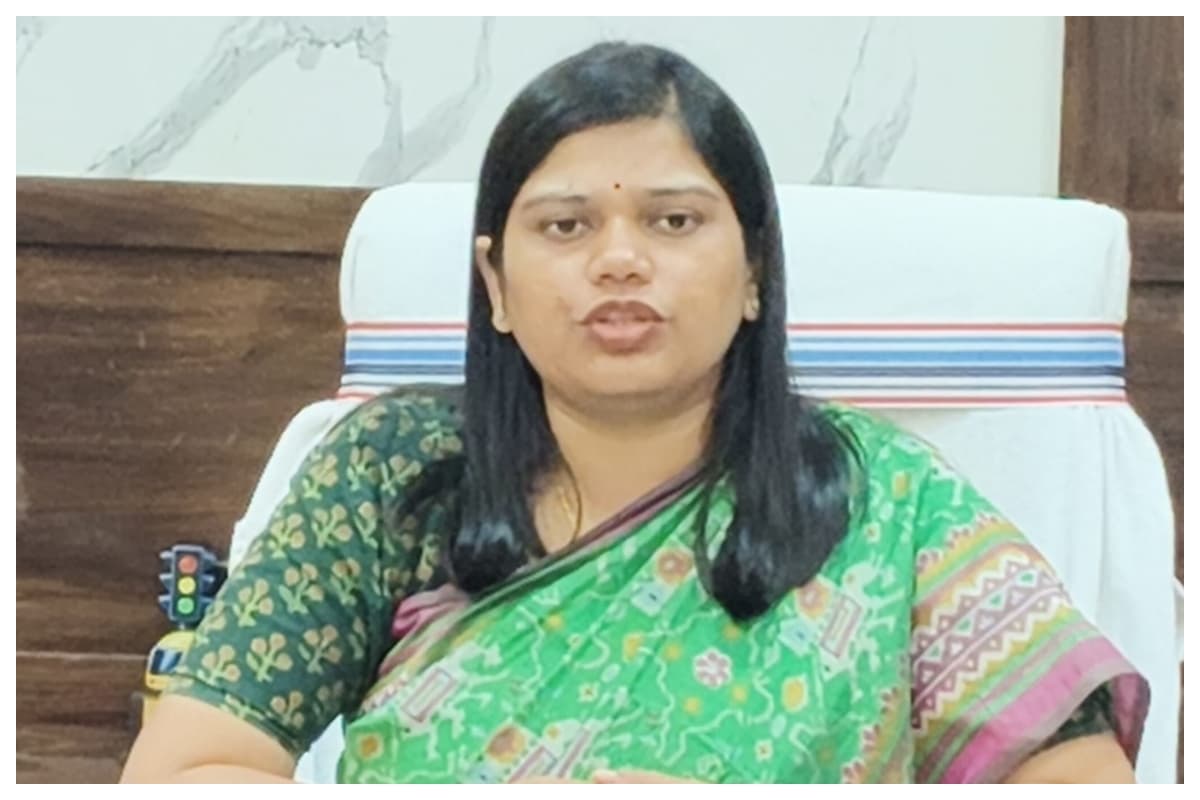 Sheohar: सीएम हाउस के नाम पर DM पर दबाव बनाने की कोशिश, FIR दर्ज