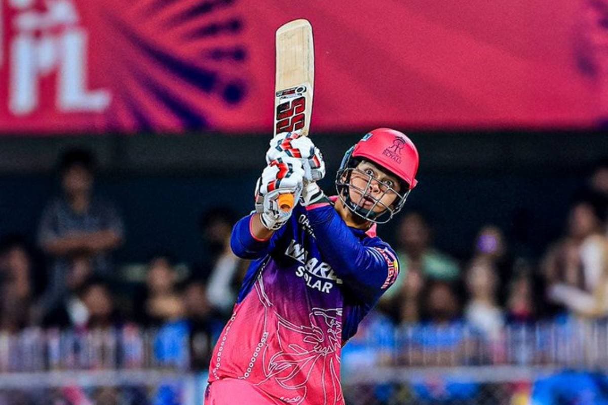 वैभव सूर्यवंशी का तूफान: 15 गेंद में लगाई फिफ्टी, हेजलवुड का किया बुरा हाल