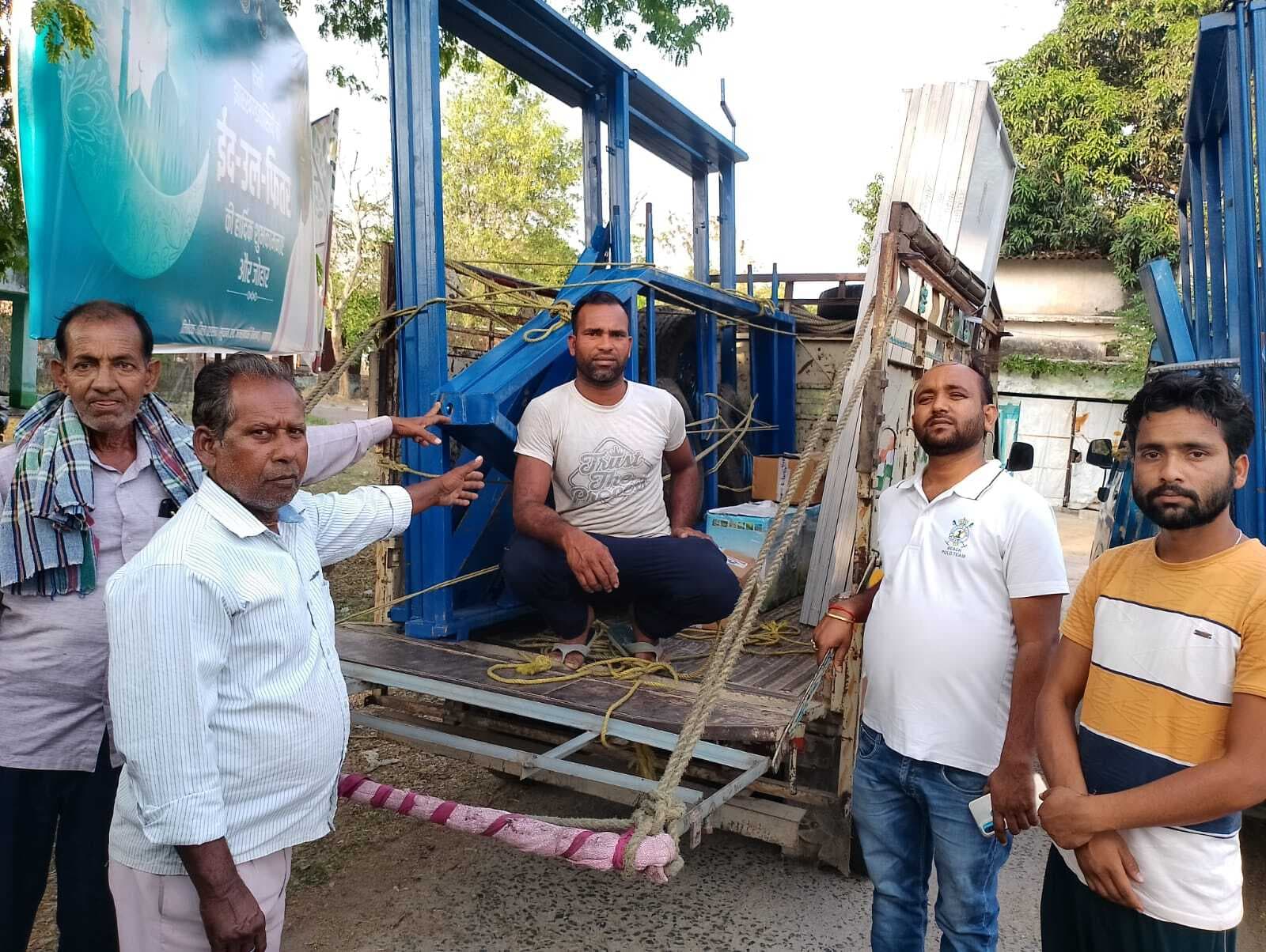 नाला के 11 किसानों के बीच चलंत सोलर पंप वितरित