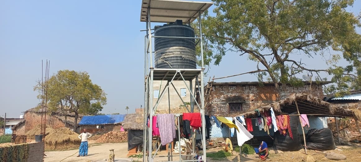 मेहरमा के मालप्रतापुर गांव में सोलर जलमीनार खराब