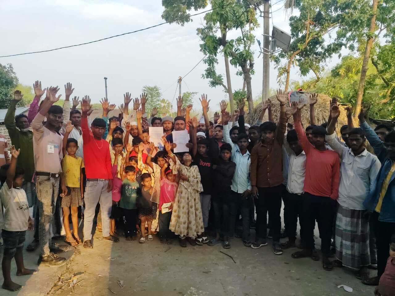 एनएच-31ए फोरलेन व रेल लाइन के पूरब स्कूल नहीं