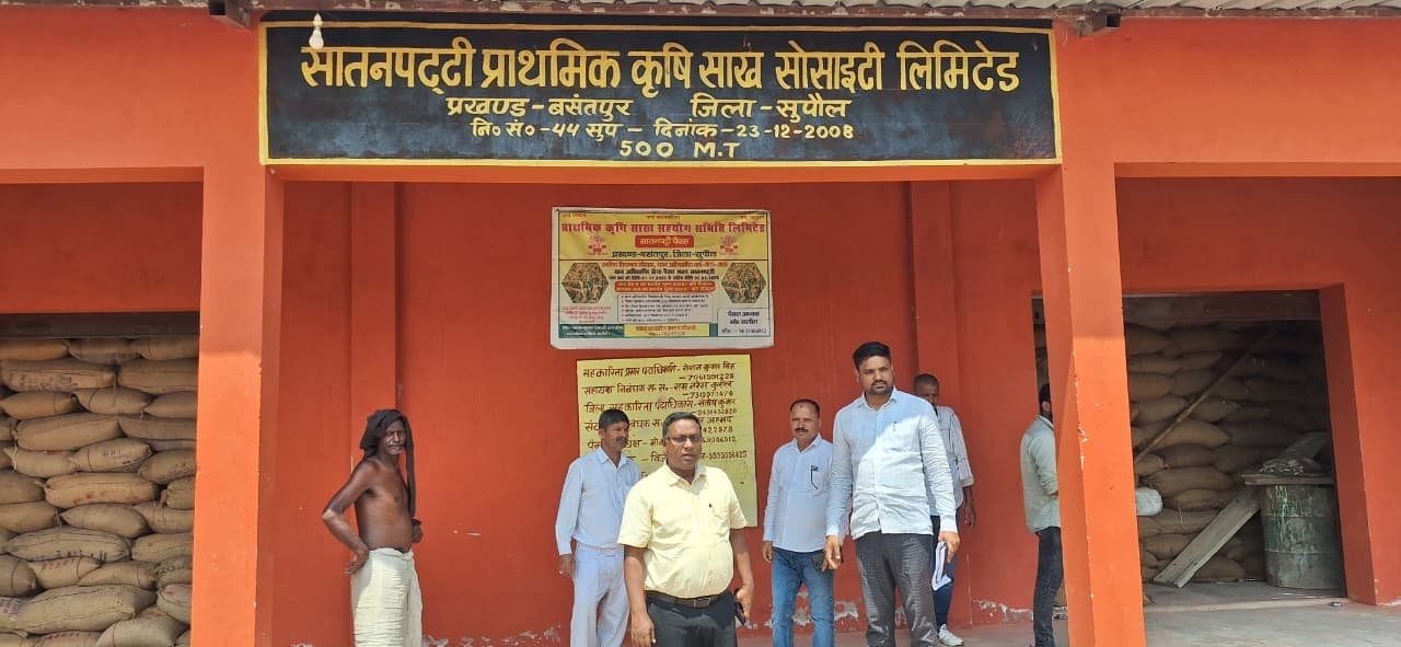 एसडीएम ने सातनपट्टी पैक्स गोदाम का किया निरीक्षण, दिये निर्देश