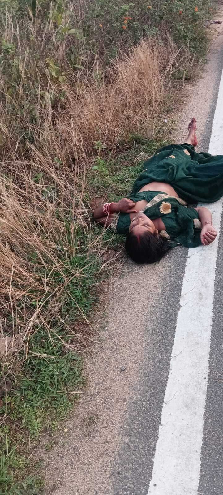 Deoghar news : बाइक से पूजा करने बासुकिनाथ धाम जा रहे दंपती को अज्ञात वाहन ने मारी टक्कर, पति की मौत