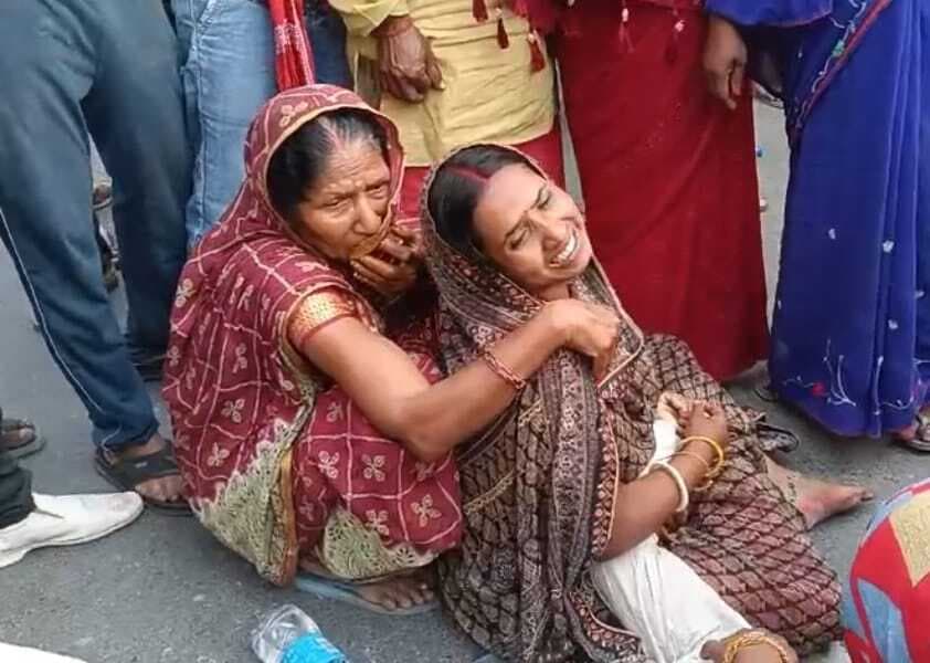 मानसी में एनएच 31 पर बाइक सवार दो भाईयों को अनियंत्रित ट्रक ने रौंदा, मौत